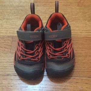 COPY - Keen toddler hiking shoes